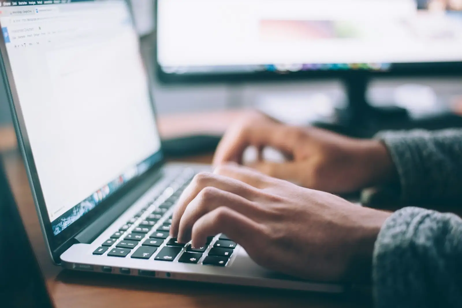 Des sites et outils web qui tiennent la route, conçus pour durer.
